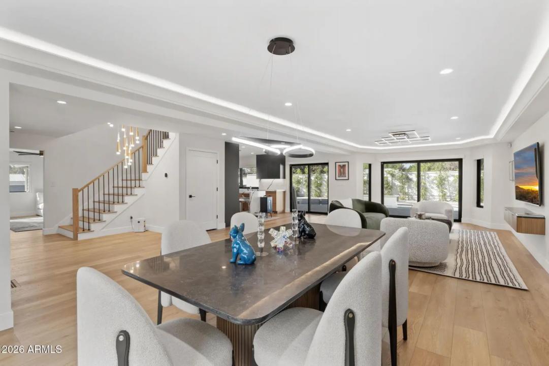 Real Estate Picture 9