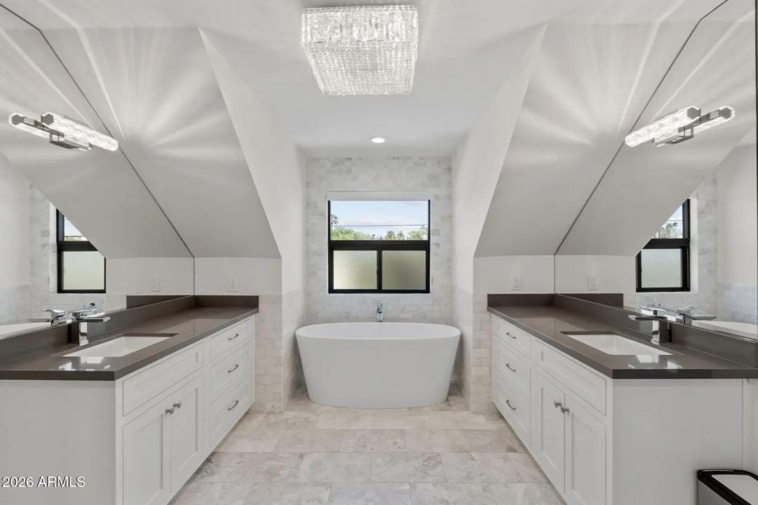 Real Estate Picture 22