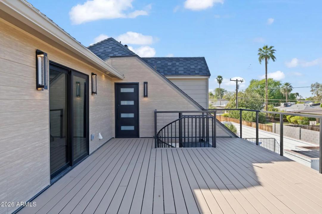 Real Estate Picture 25