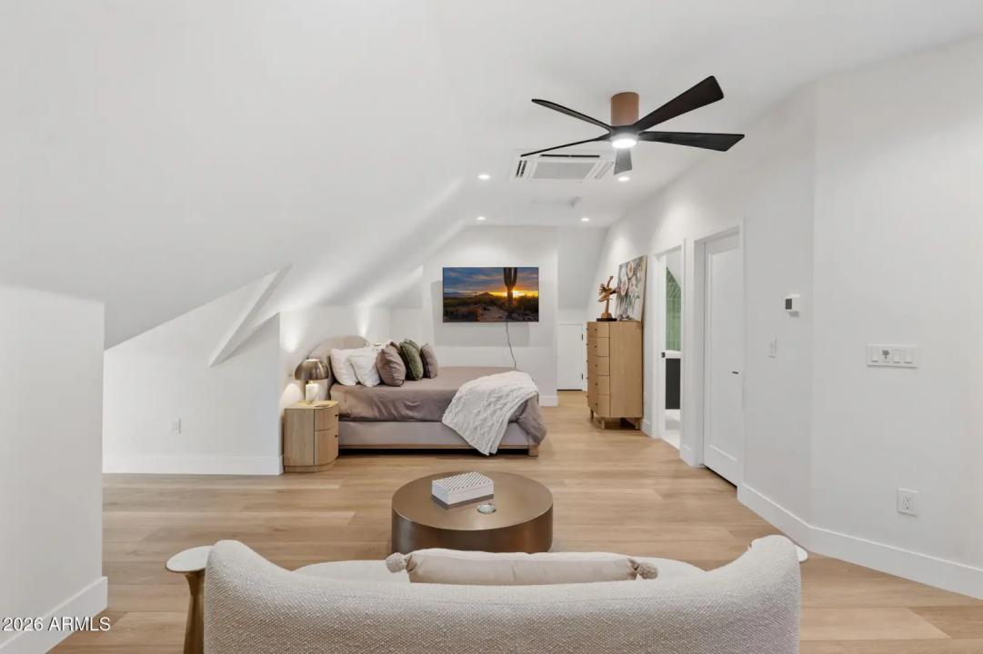 Real Estate Picture 28