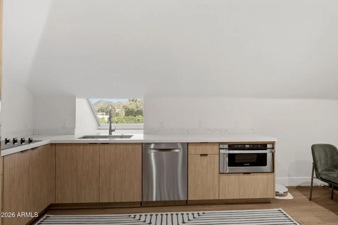 Real Estate Picture 29
