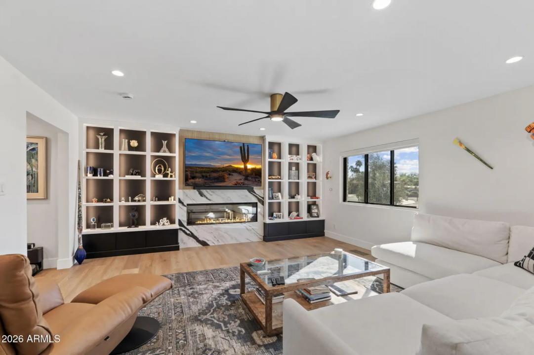 Real Estate Picture 10