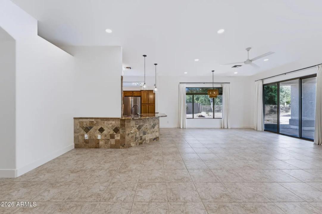 Real Estate Picture 13