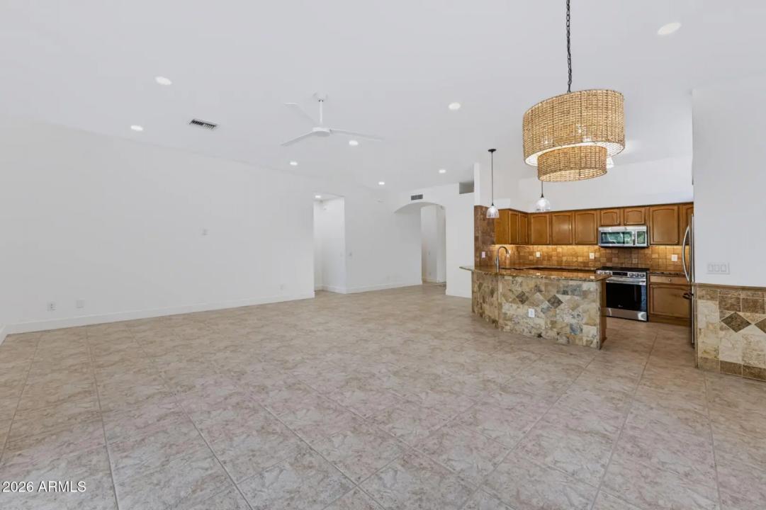 Real Estate Picture 14