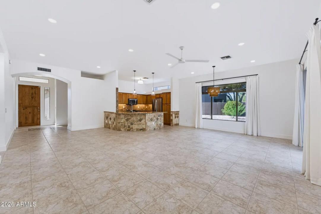 Real Estate Picture 15