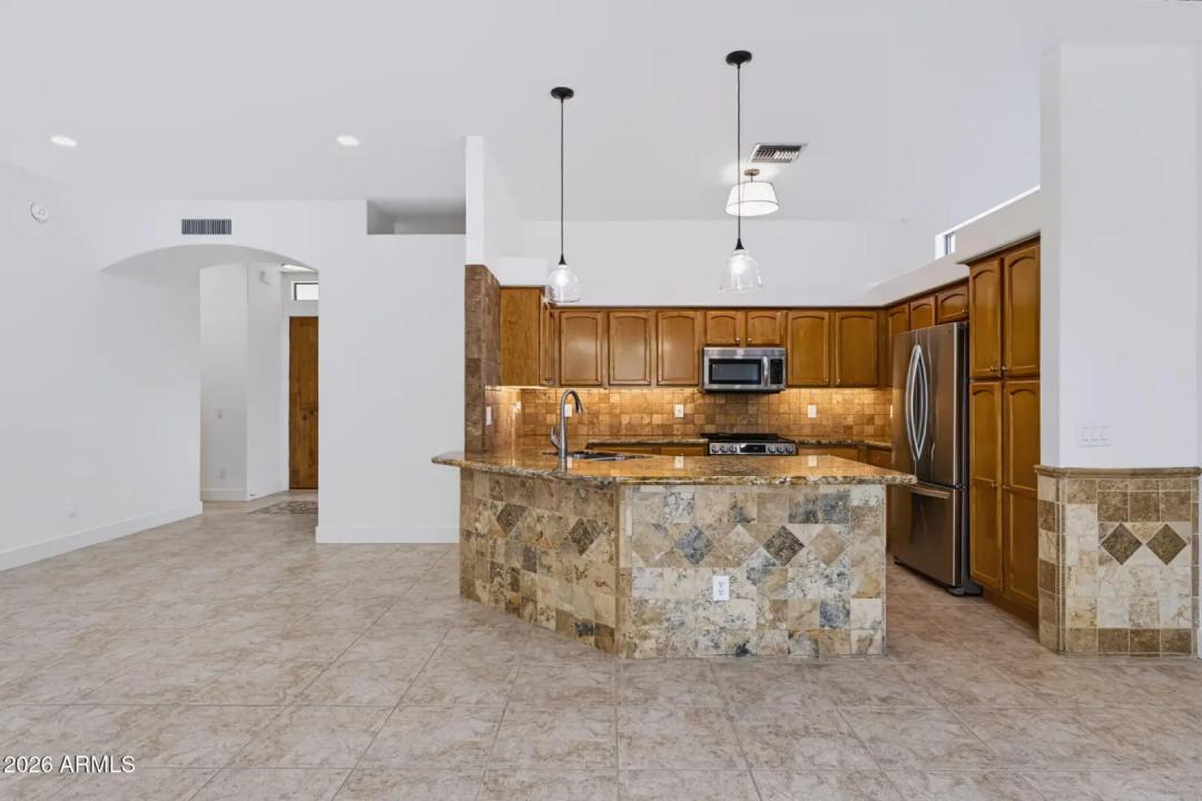 Real Estate Picture 17