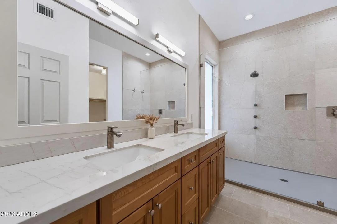 Real Estate Picture 16