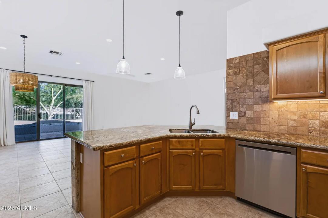 Real Estate Picture 18