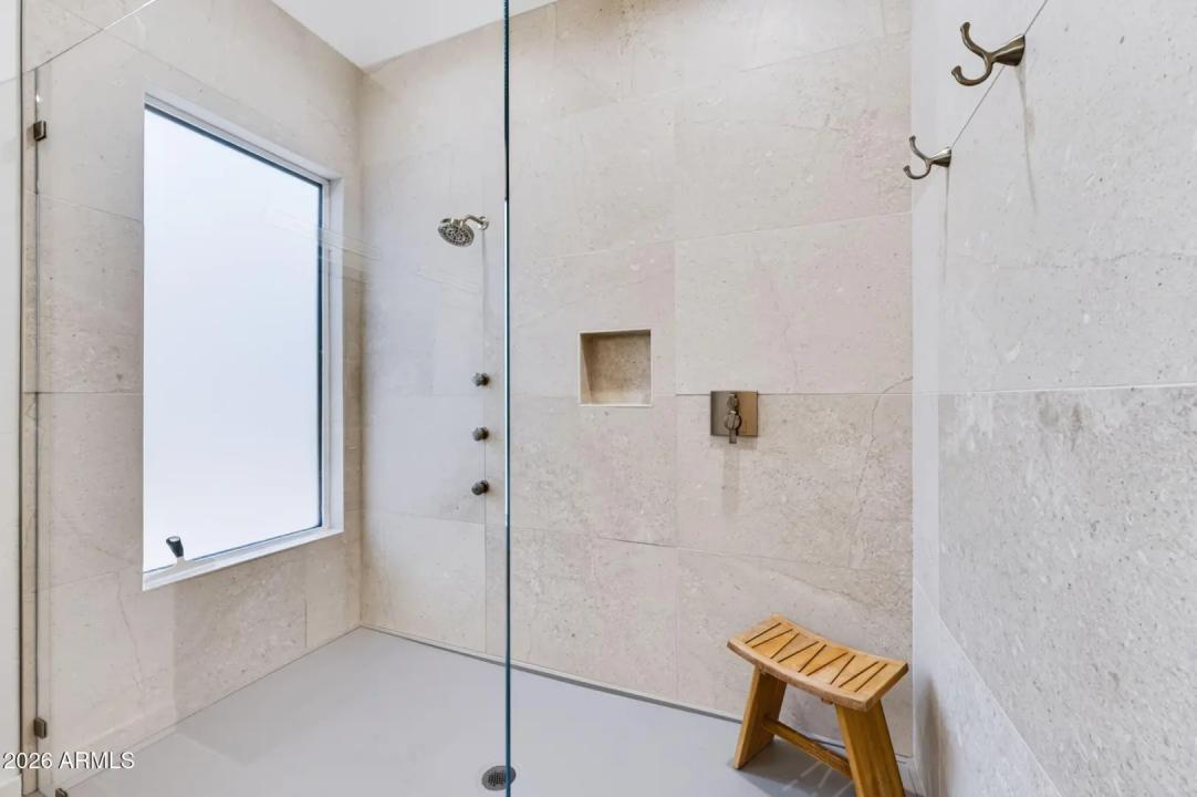 Real Estate Picture 23