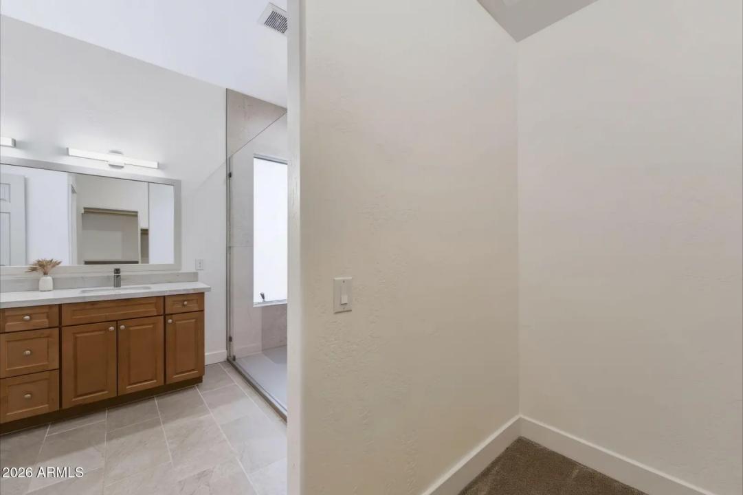 Real Estate Picture 28