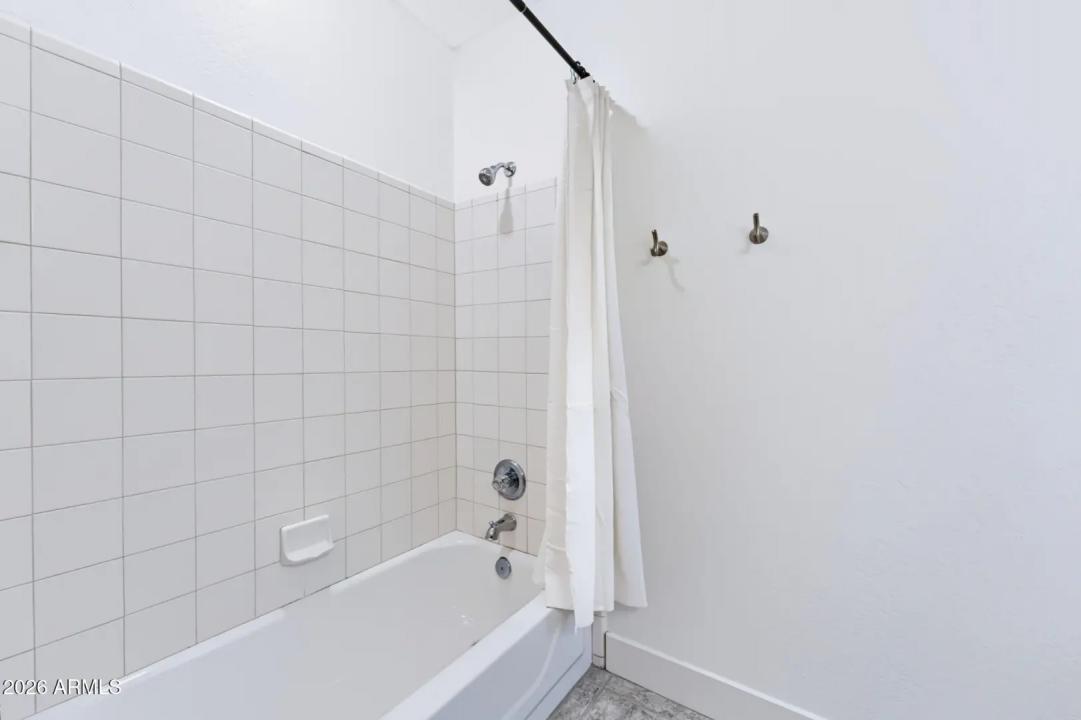 Real Estate Picture 32