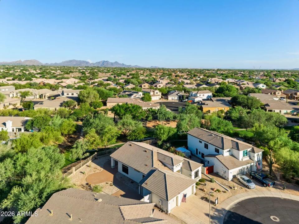 Real Estate Picture 50
