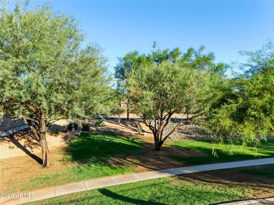 Real Estate Picture 52