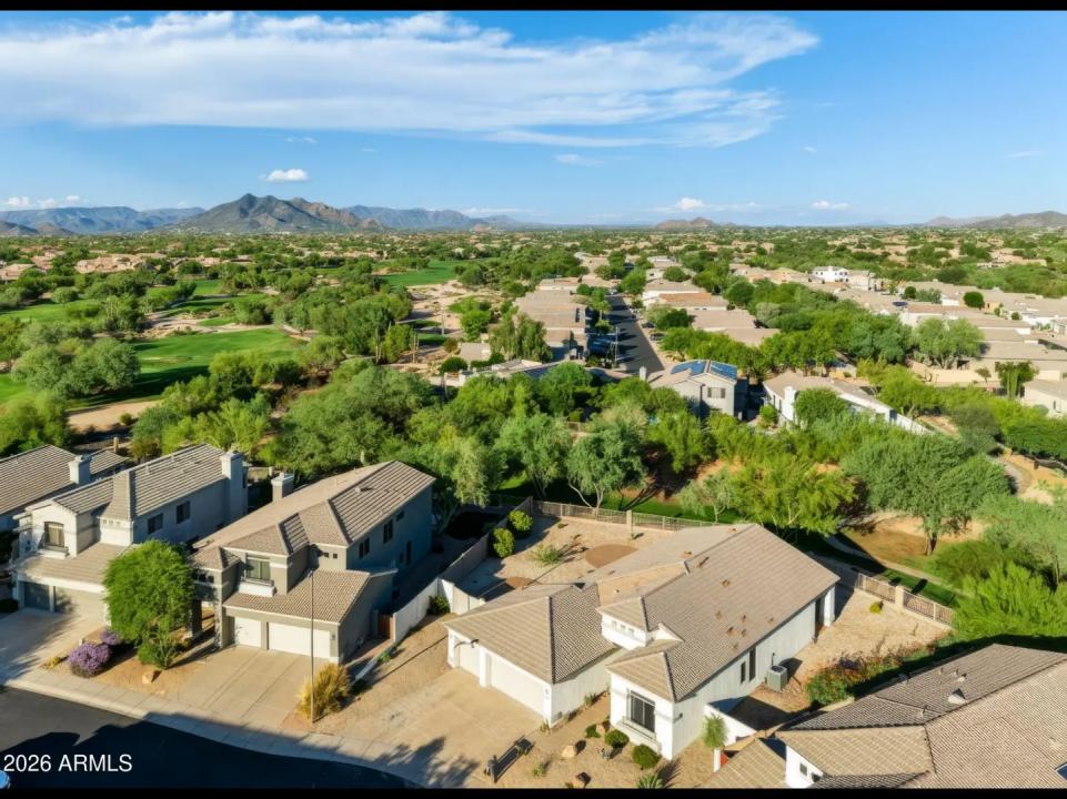 Real Estate Picture 10