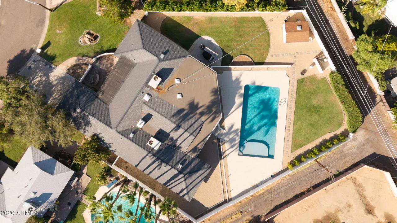 Real Estate Picture 2