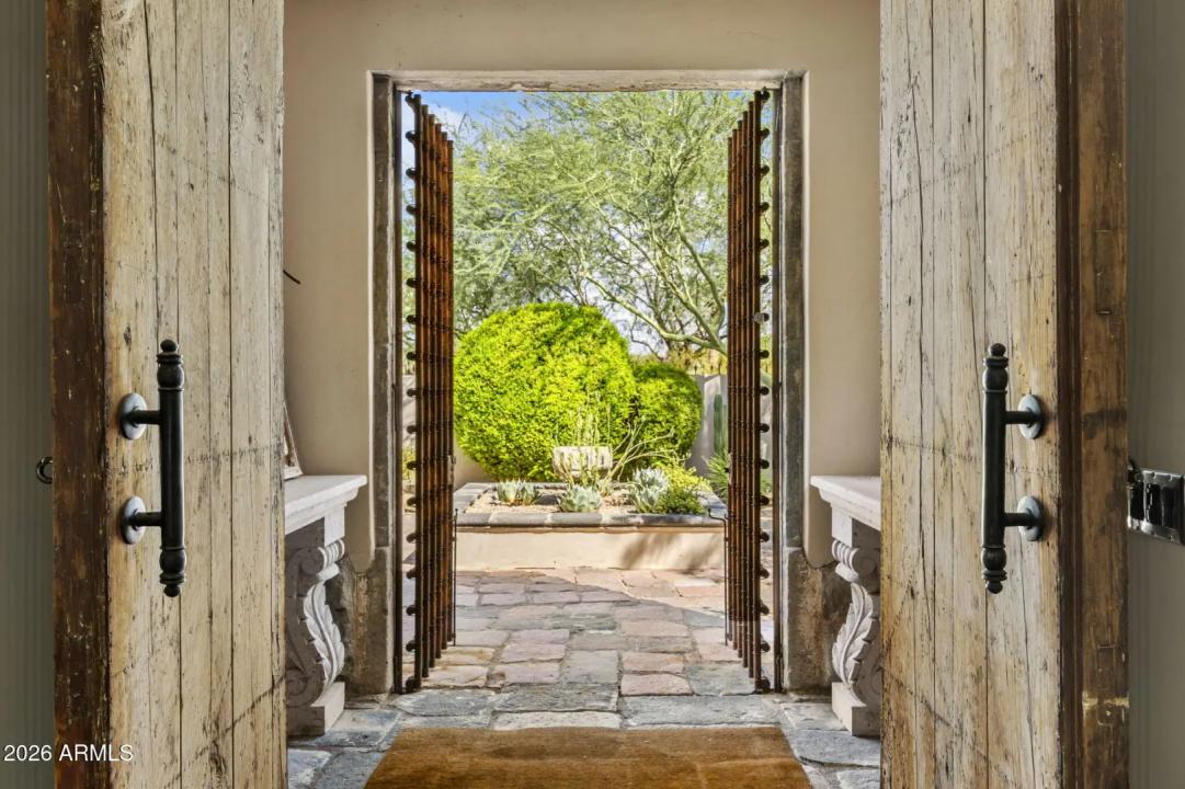 Real Estate Picture 6