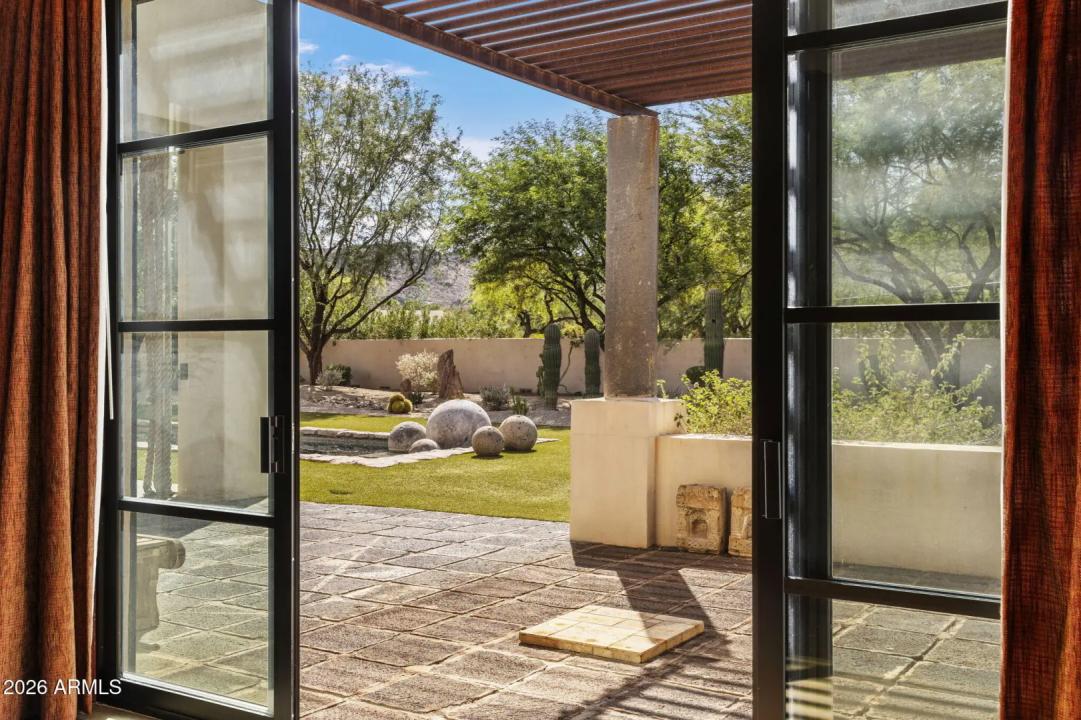Real Estate Picture 14