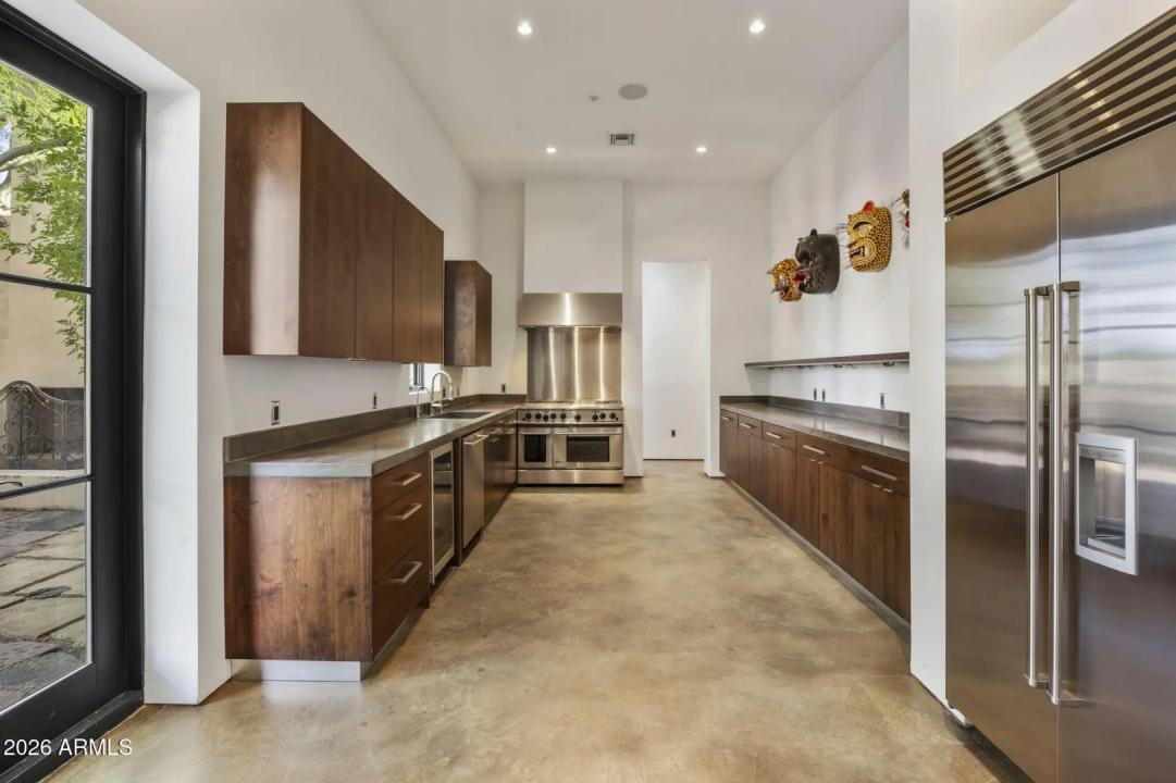 Real Estate Picture 10