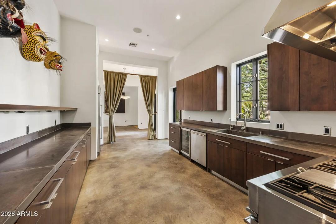 Real Estate Picture 9