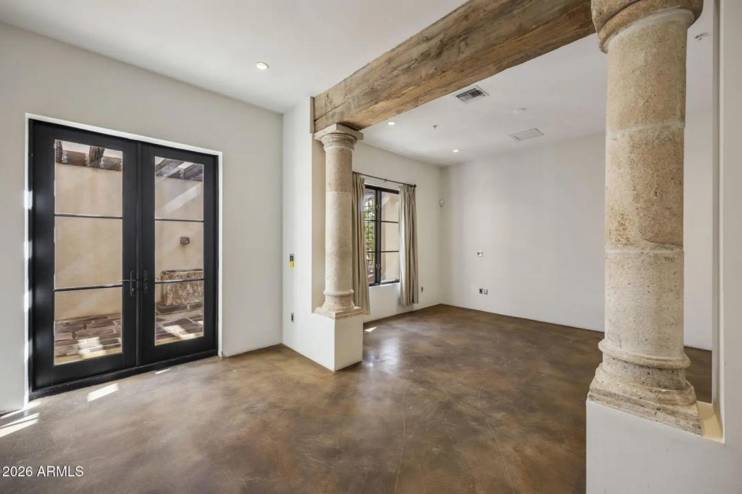Real Estate Picture 13