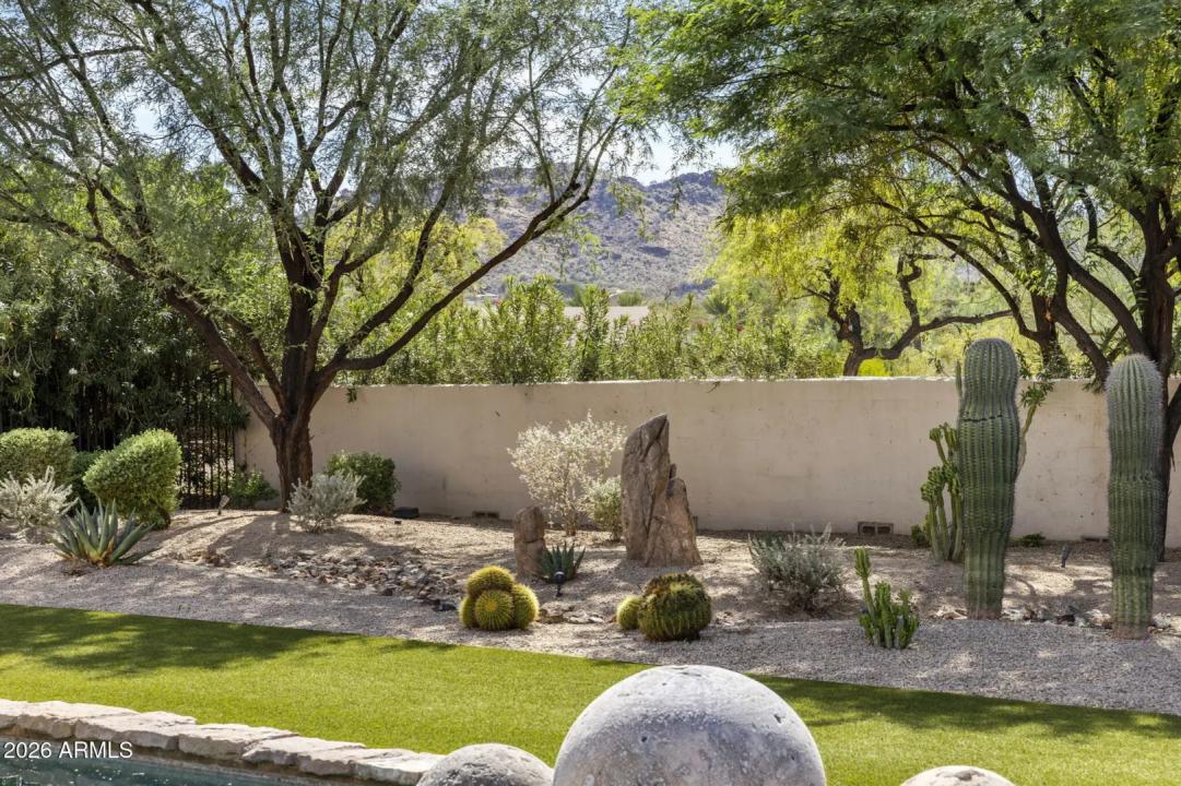 Real Estate Picture 23