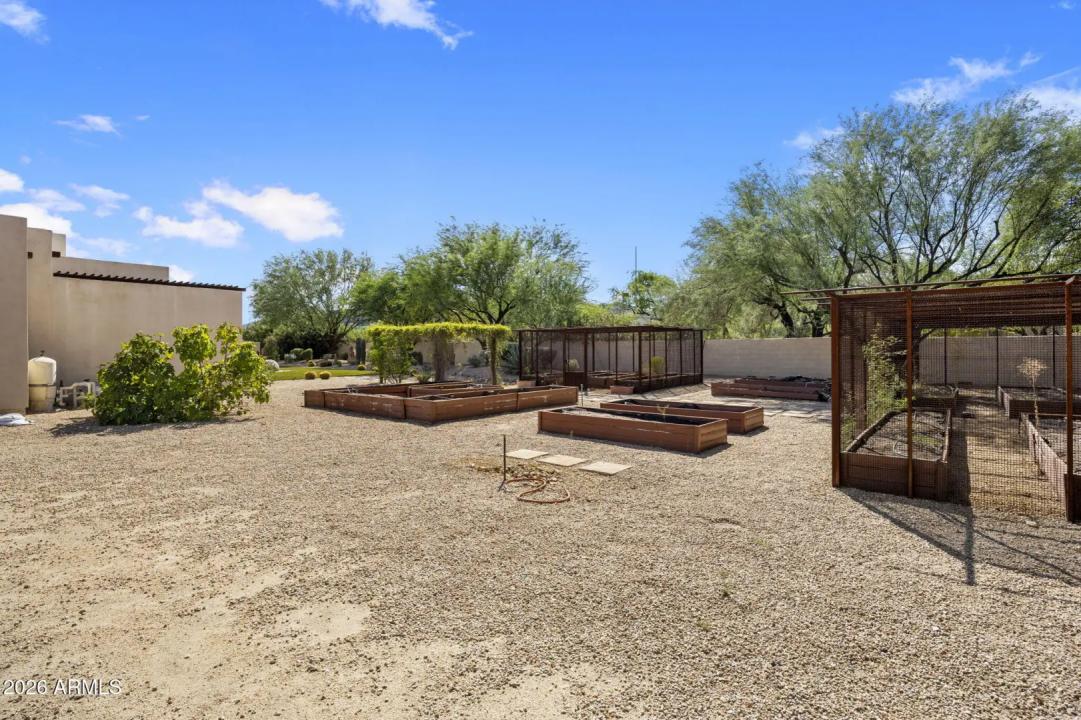 Real Estate Picture 25