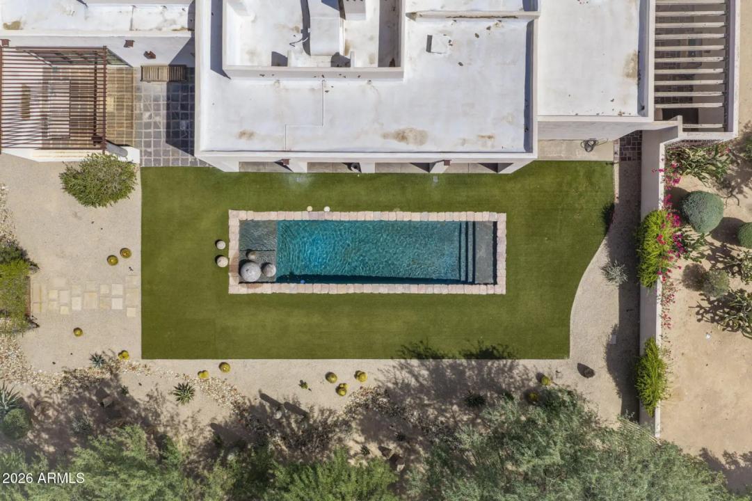 Real Estate Picture 16