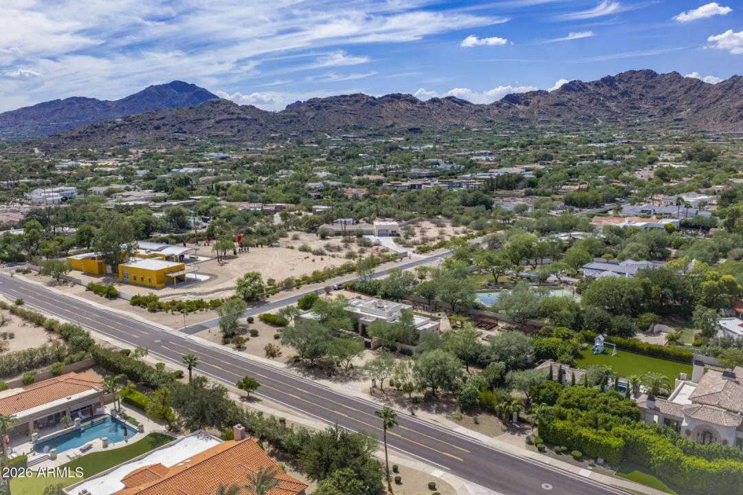 Real Estate Picture 17