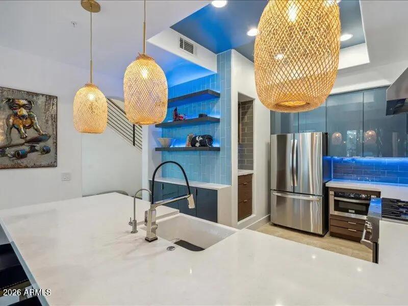 Real Estate Picture 10