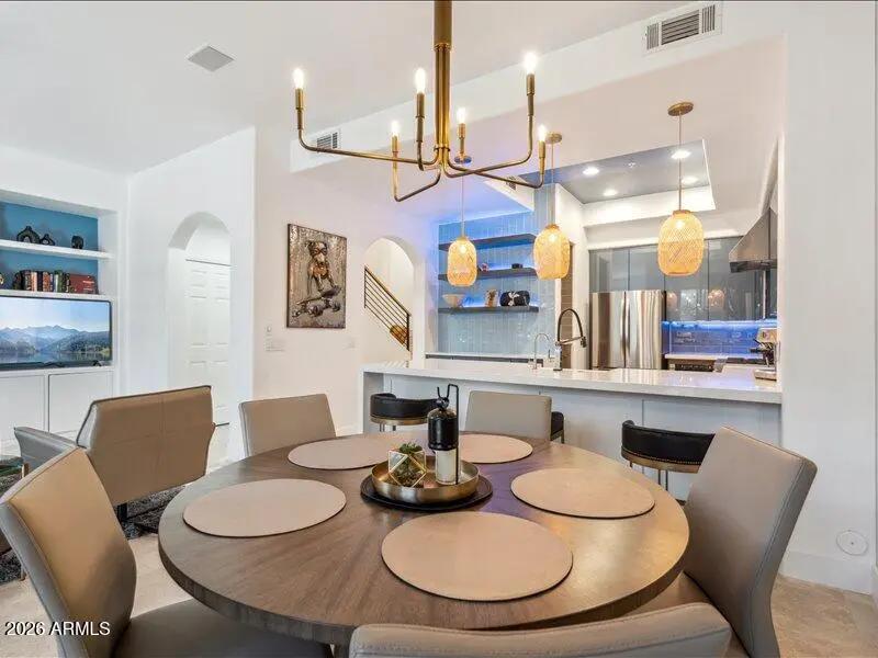 Real Estate Picture 11