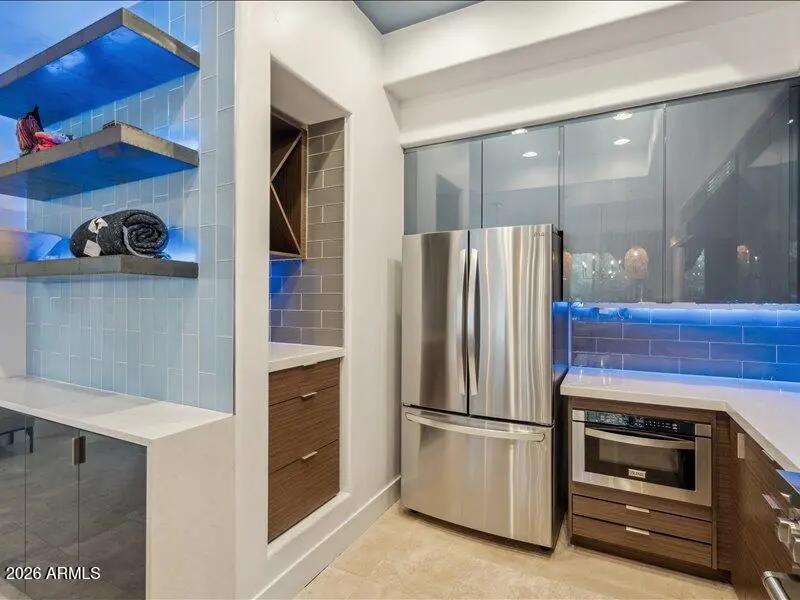 Real Estate Picture 12