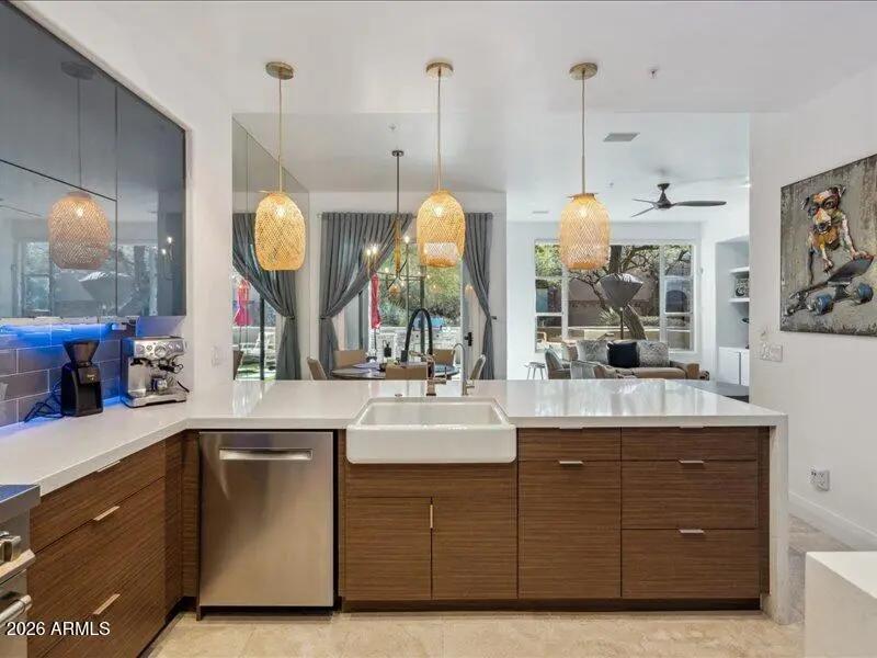 Real Estate Picture 4