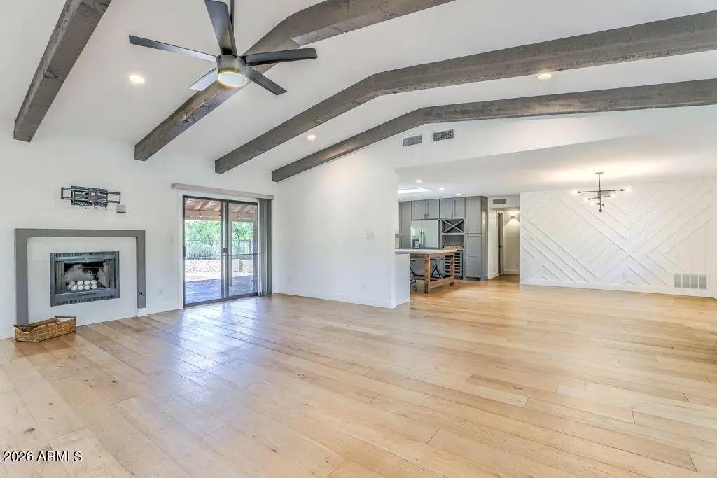 Real Estate Picture 6