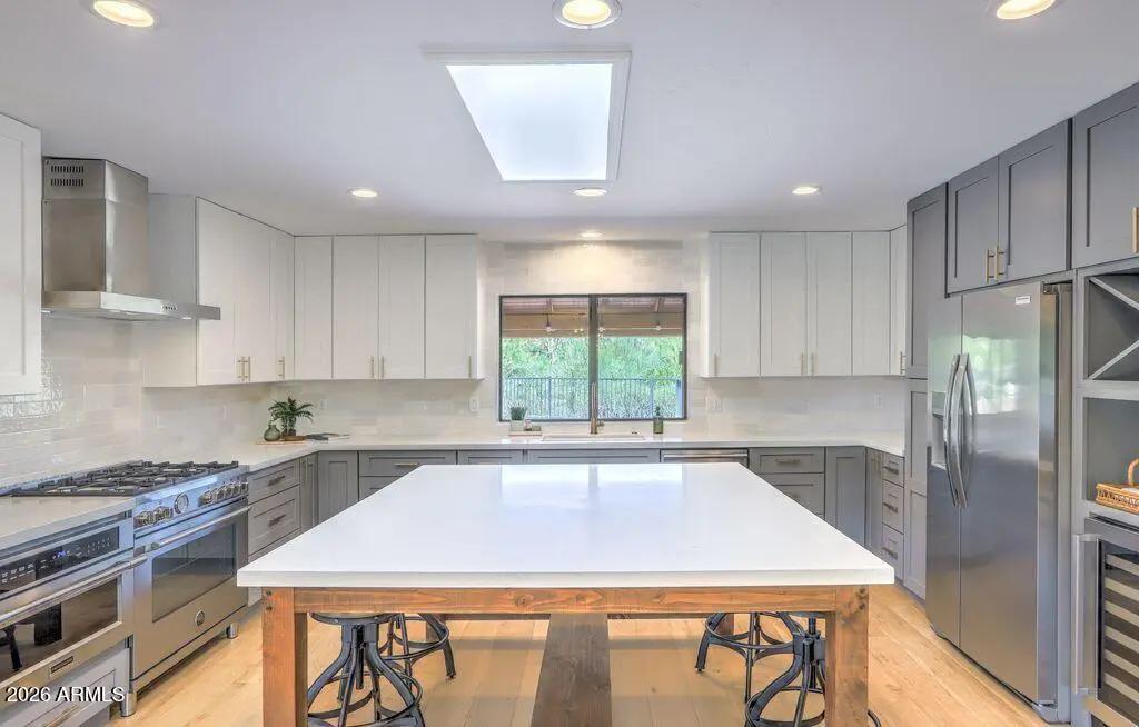 Real Estate Picture 11