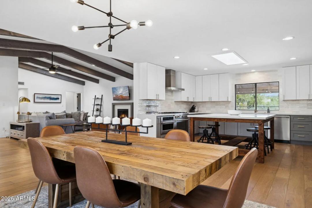 Real Estate Picture 7