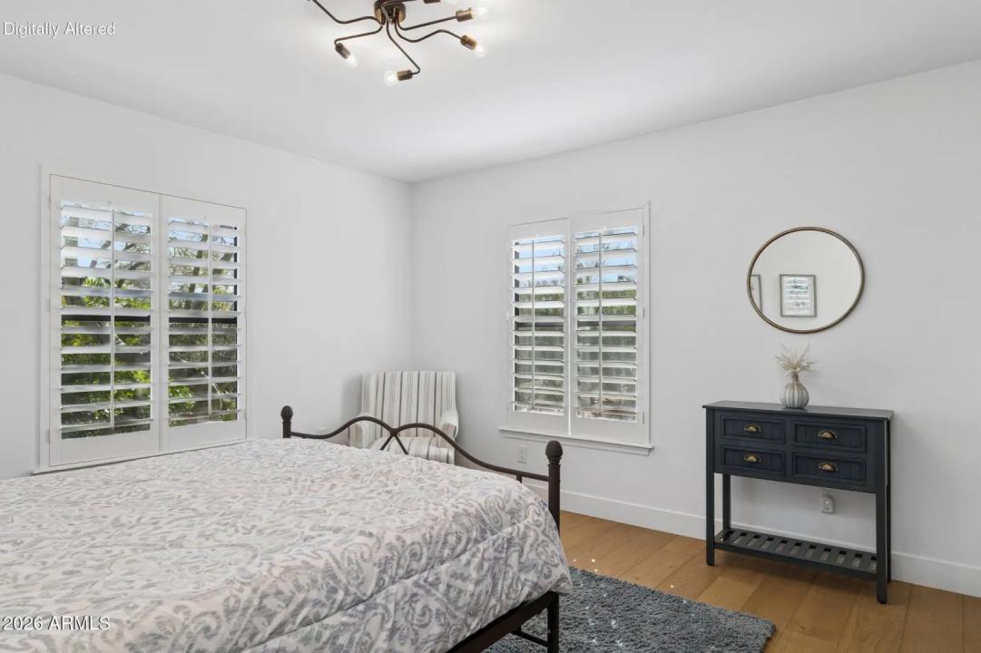 Real Estate Picture 24