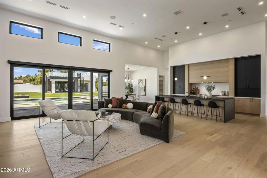Real Estate Picture 17