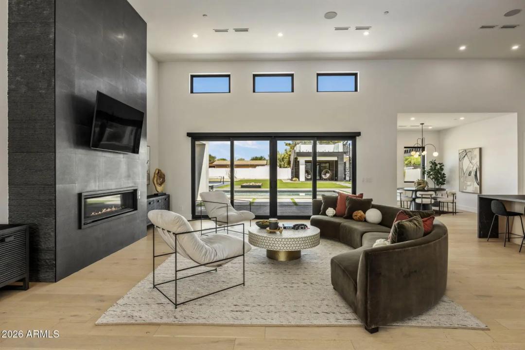 Real Estate Picture 18