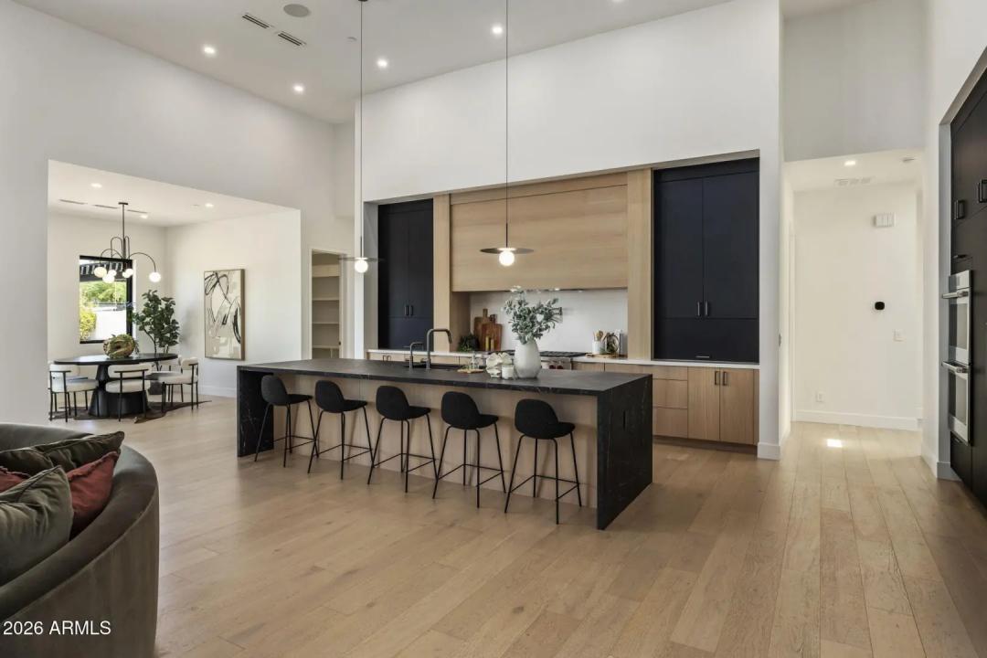 Real Estate Picture 19