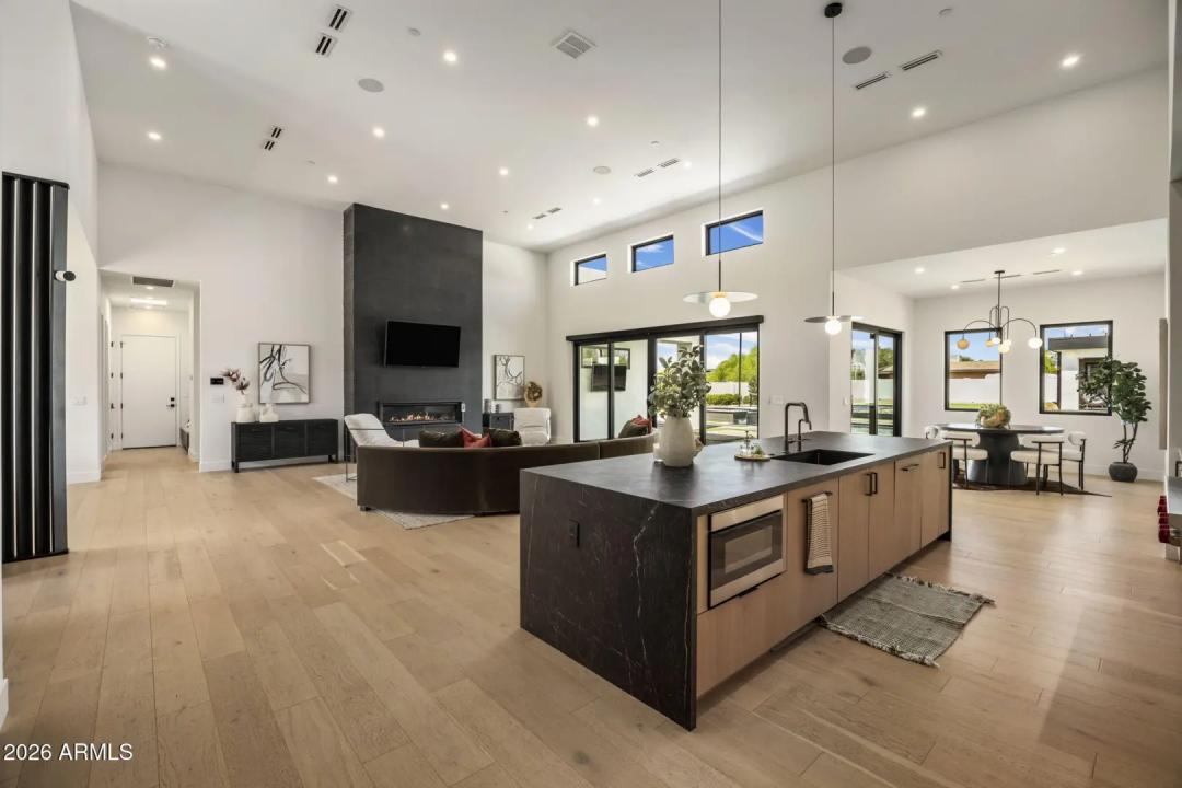 Real Estate Picture 20
