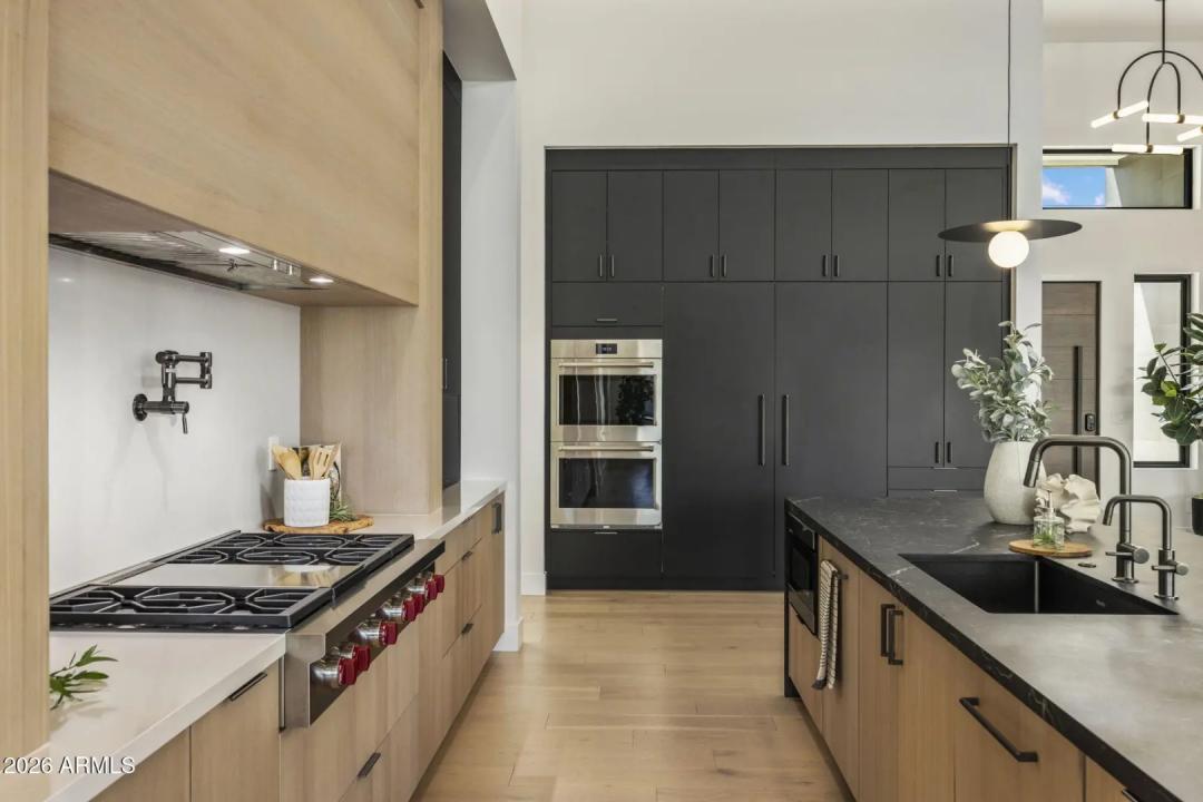 Real Estate Picture 22