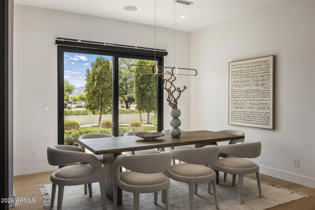 Real Estate Picture 24