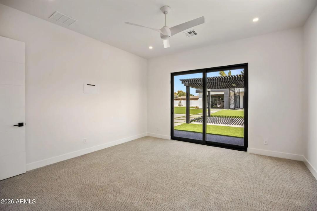 Real Estate Picture 34
