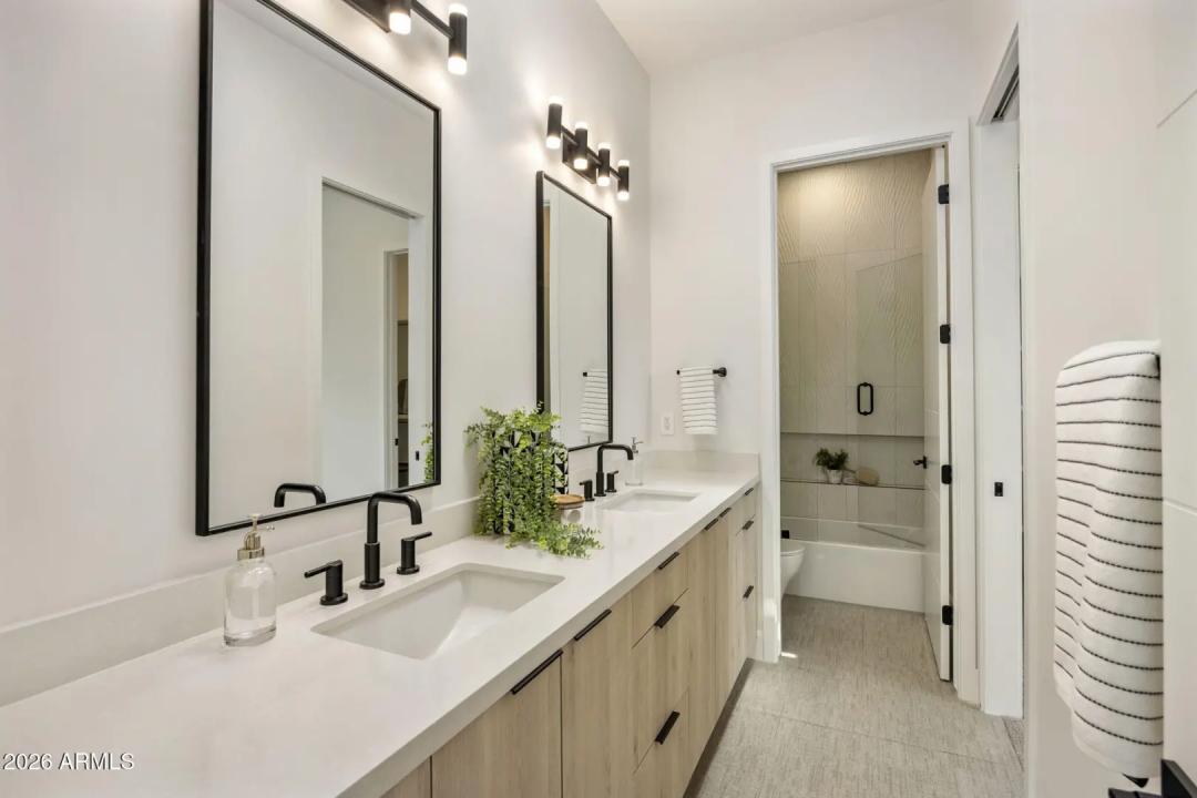 Real Estate Picture 37