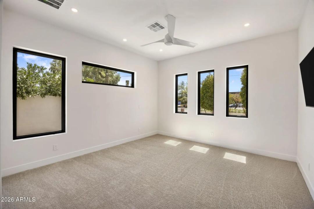 Real Estate Picture 38