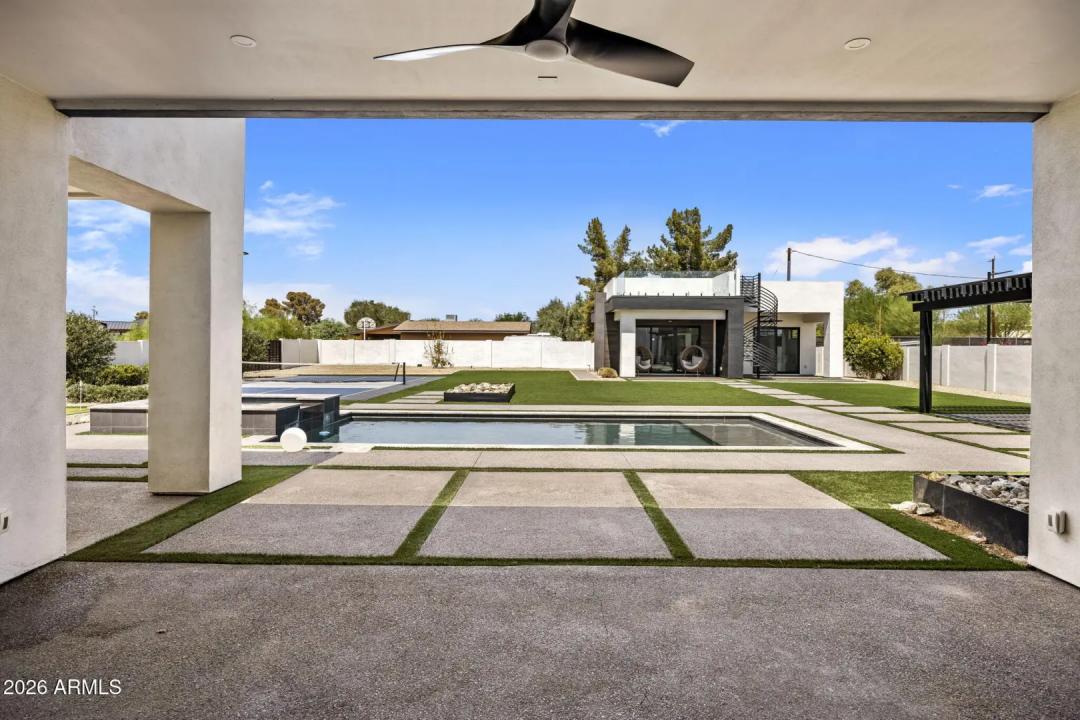 Real Estate Picture 42