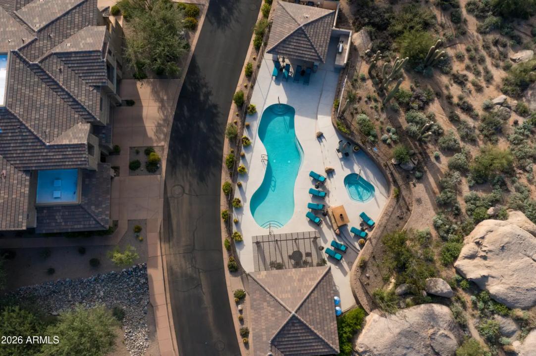 Real Estate Picture 32