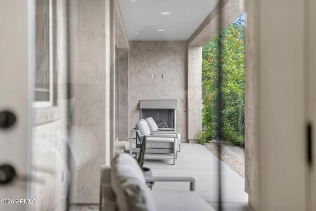 Real Estate Picture 12