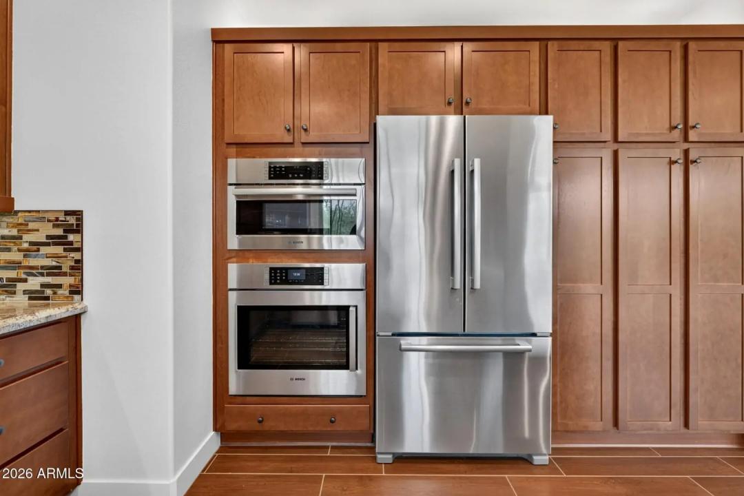 Real Estate Picture 6