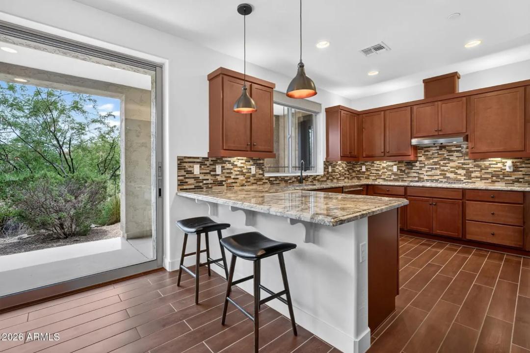 Real Estate Picture 5